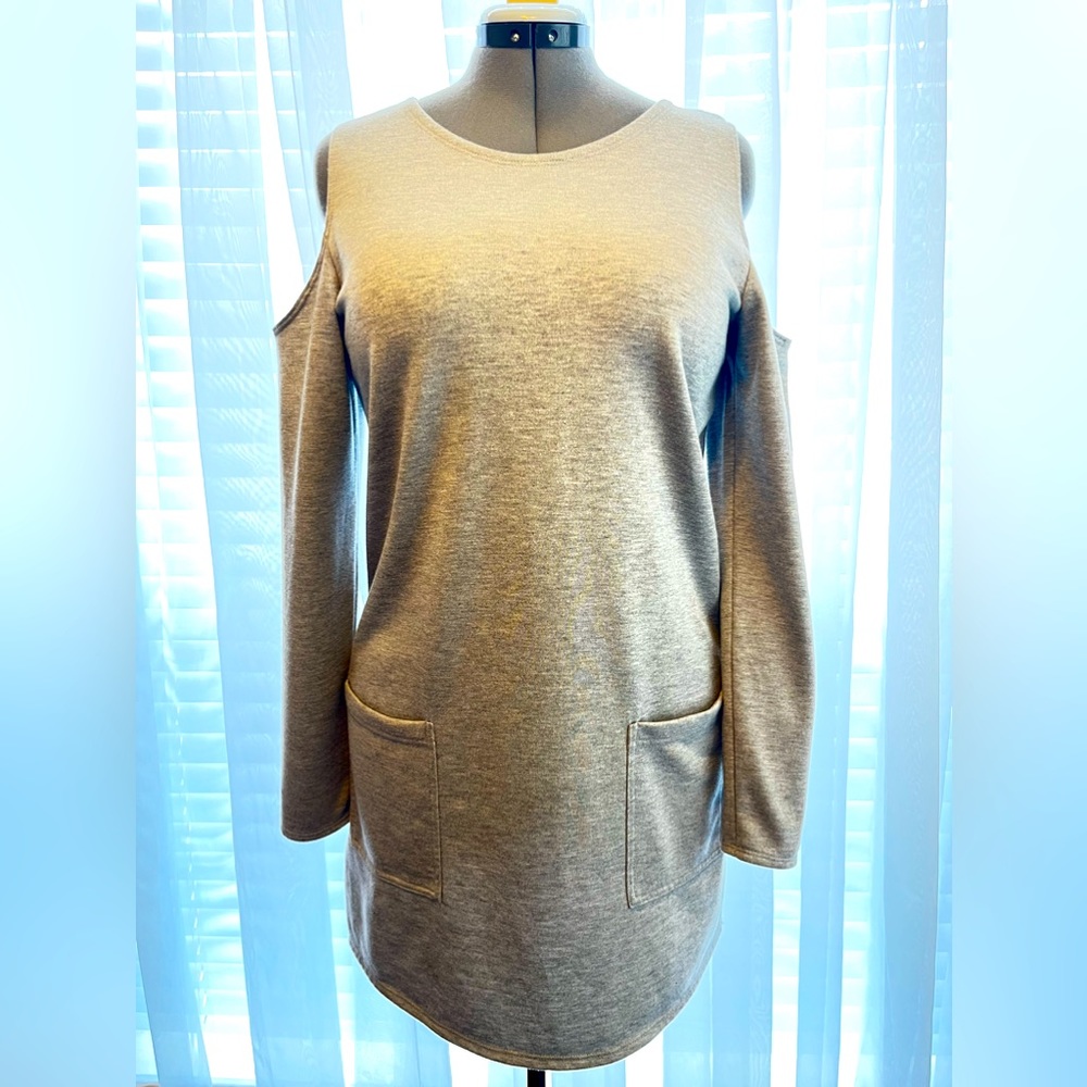 L, Abercrombie & Fitch, cold shoulder sweater-dress with pockets!